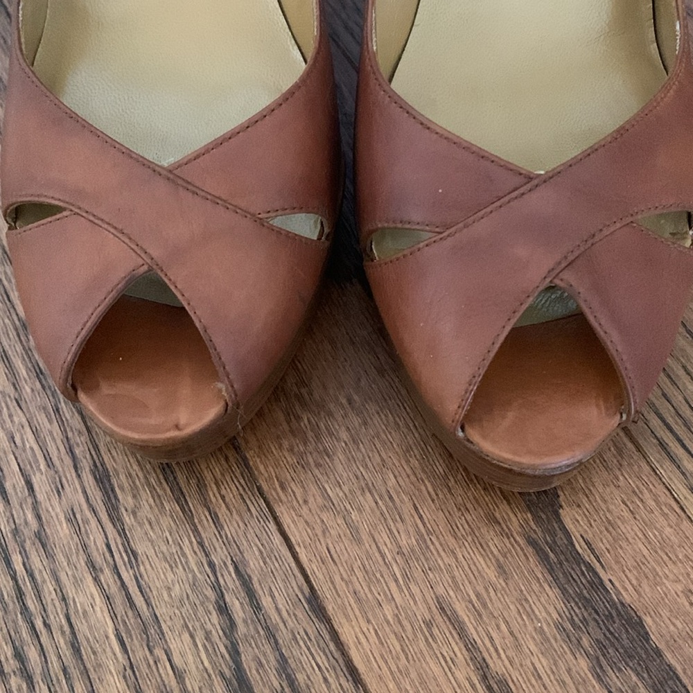Stuart Weitzman Cognac Brown Leather Wood Stack Platform Heel Sz 8M Peep toe - Picture 5 of 14